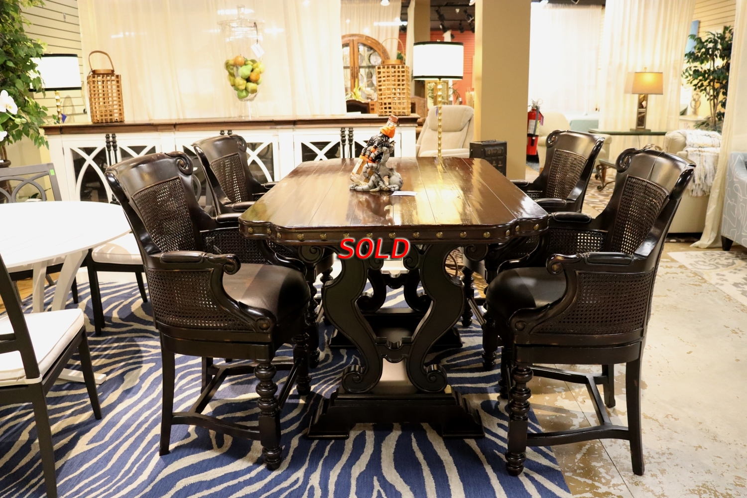 Tommy Bahama Dining Table w/4 Chairs