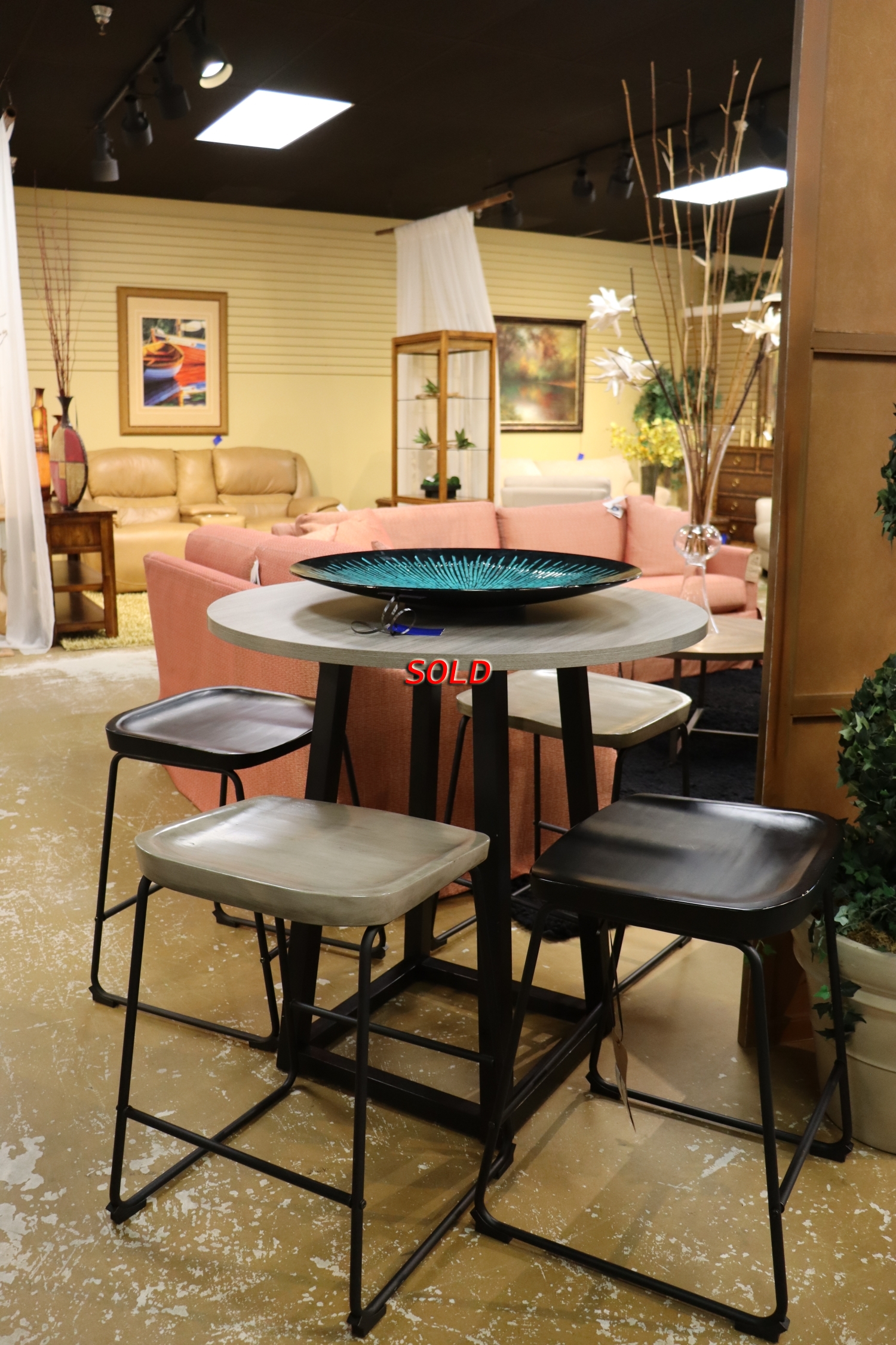 Ashley Pub Table W/4 Stools