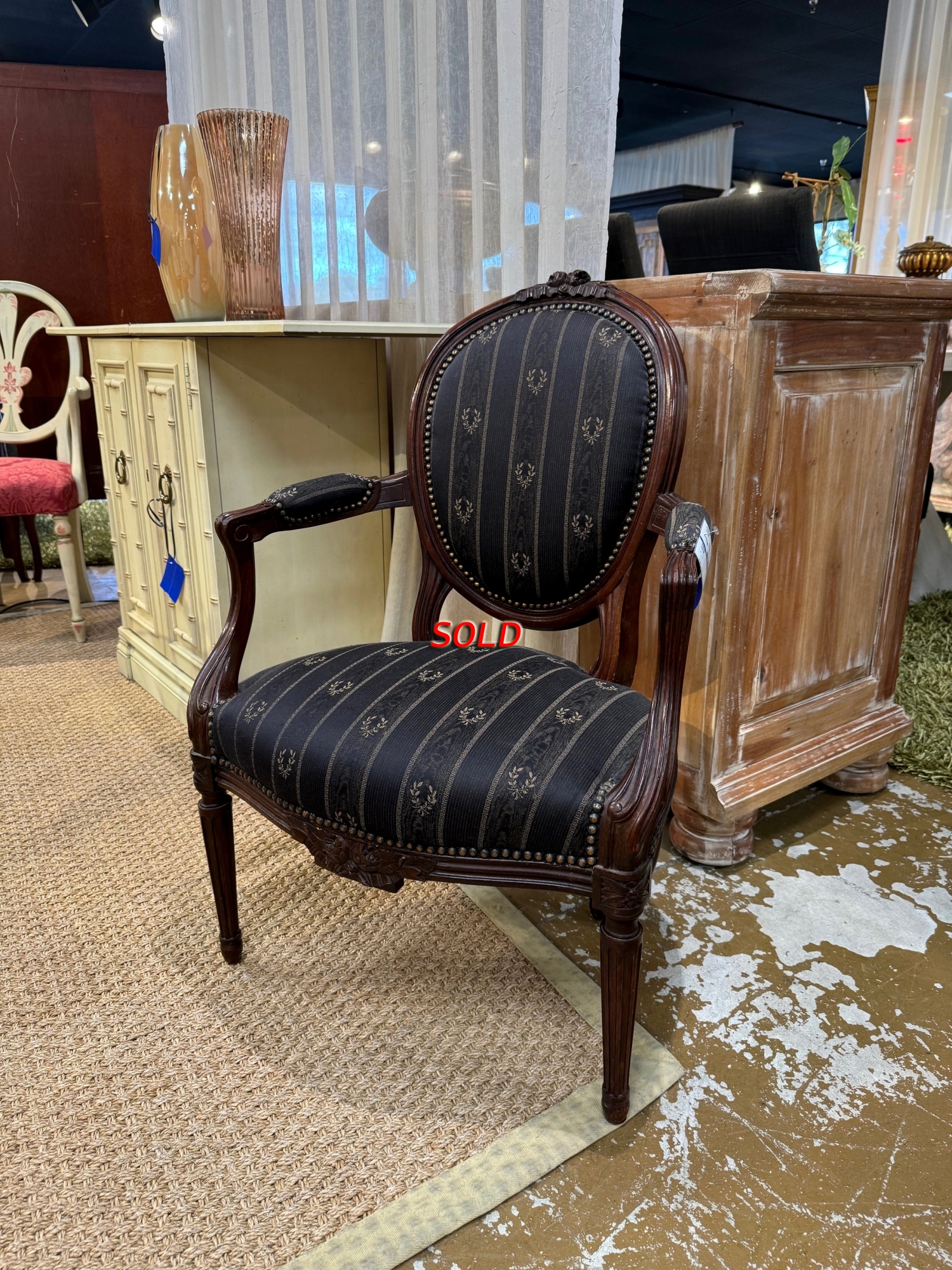 Traditional Accent Chair