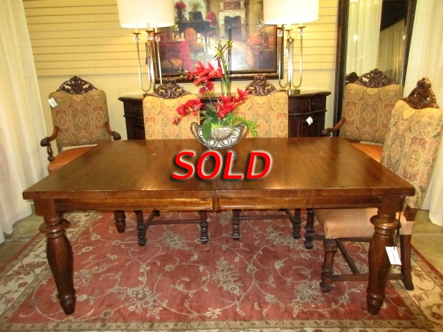 Haverty's Woodbridge Table